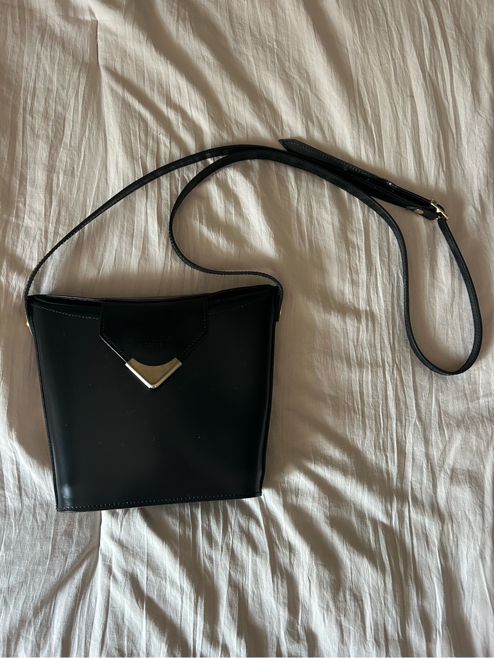 Simone Firenze Authentic Leather Bucket Bag. Like New
